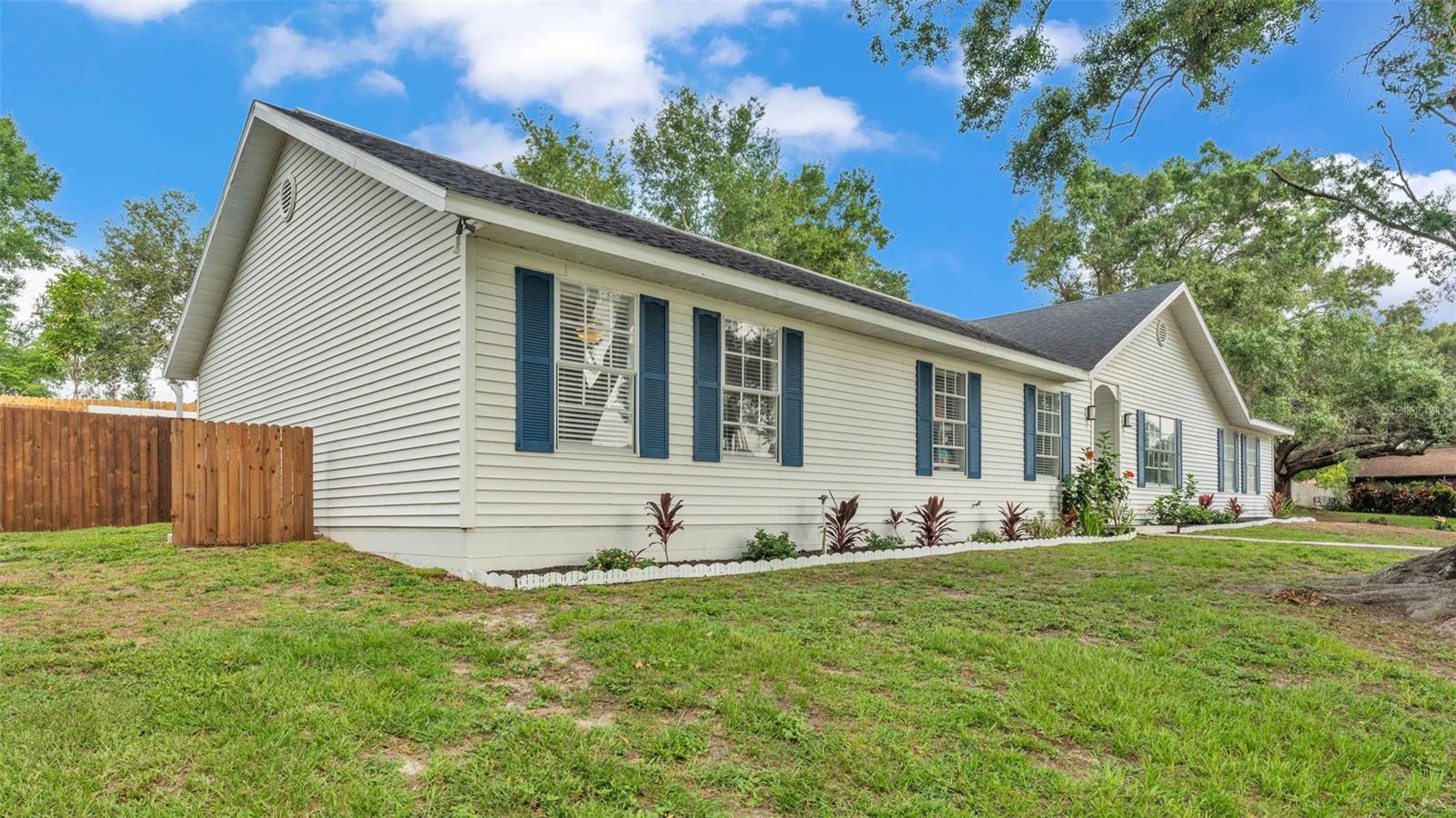 Image 5 of 55 For 4825 Foxrun  