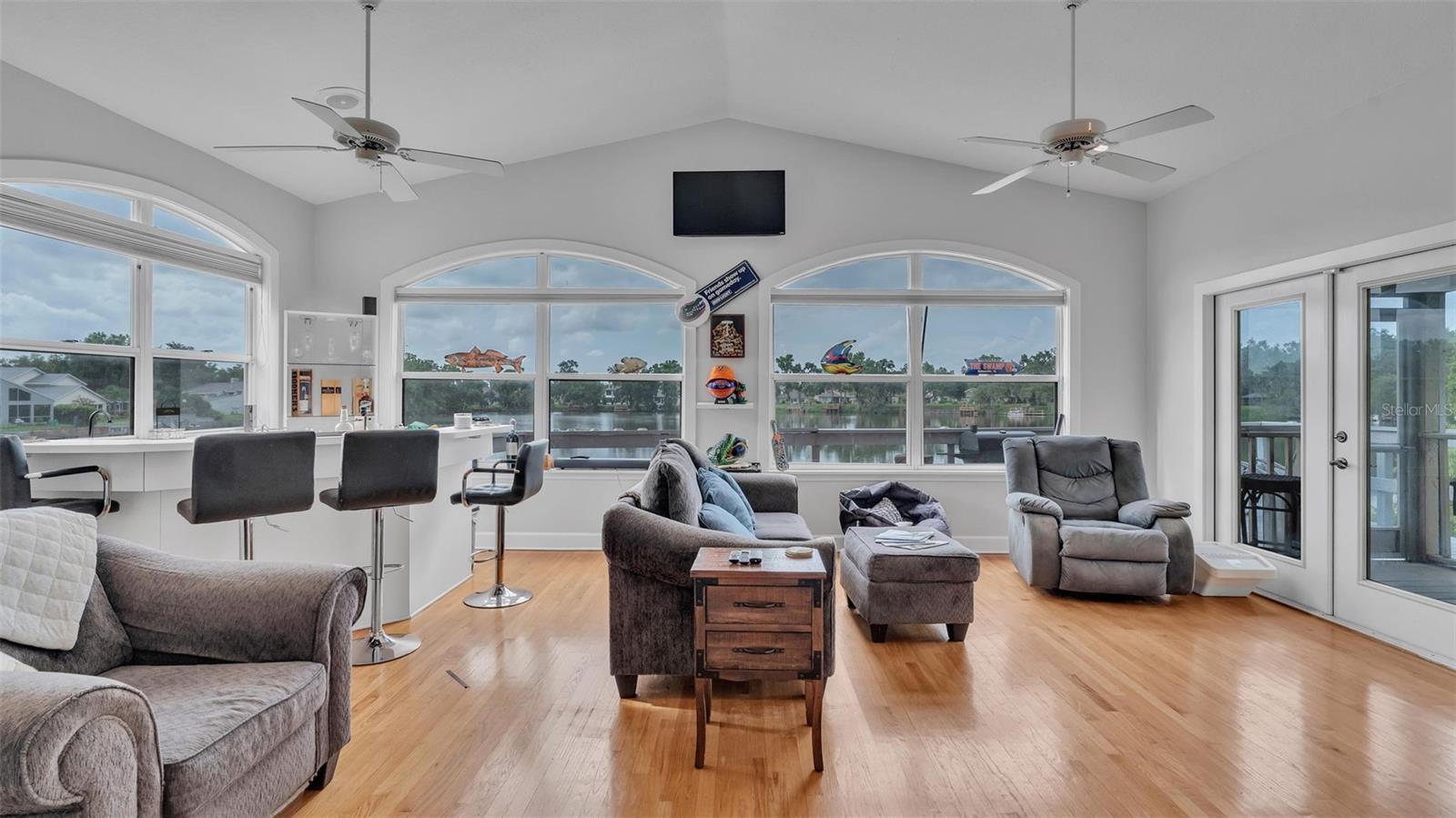 Image 10 of 56 For 601 Peninsular Drive
