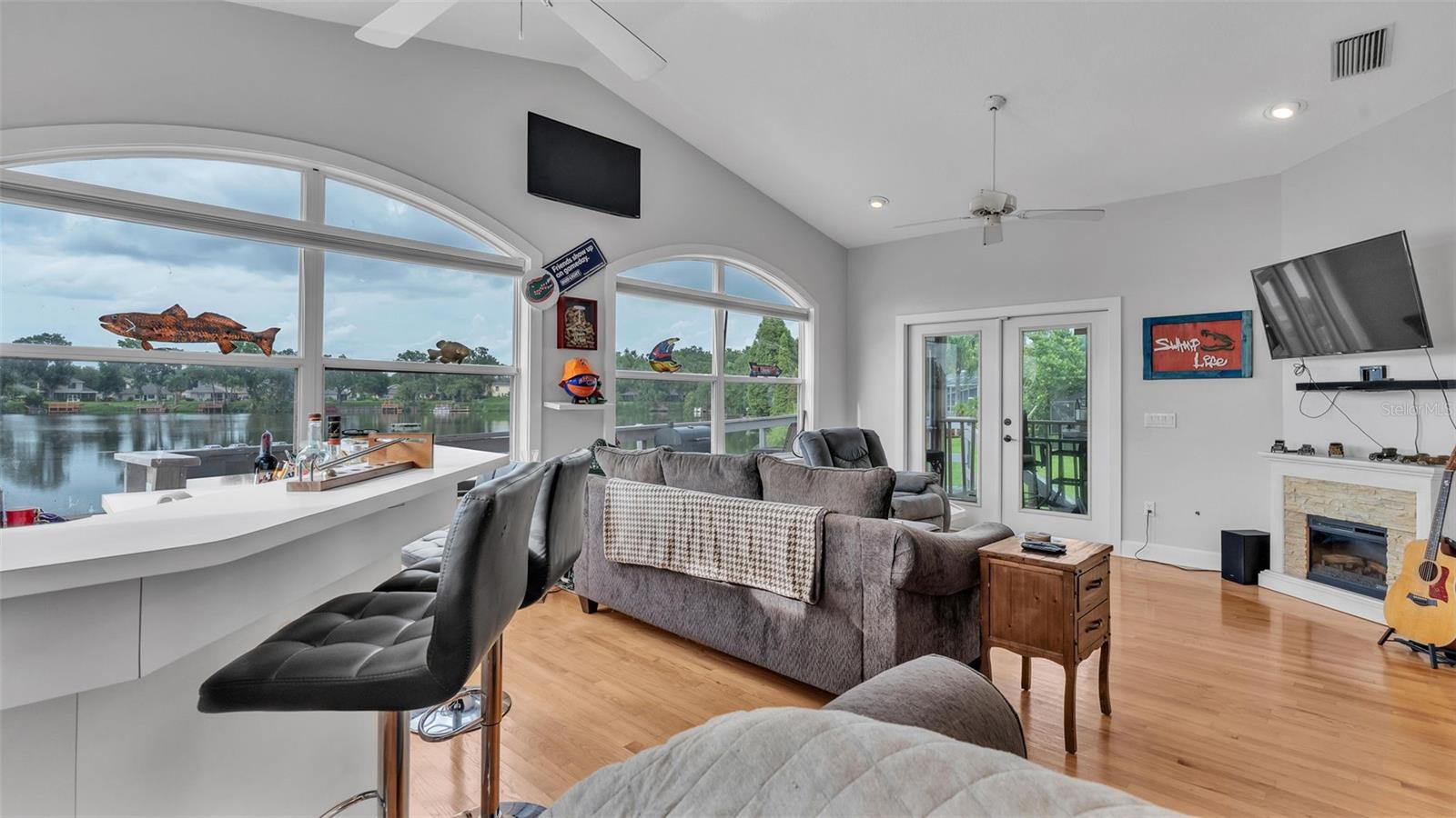 Image 11 of 56 For 601 Peninsular Drive