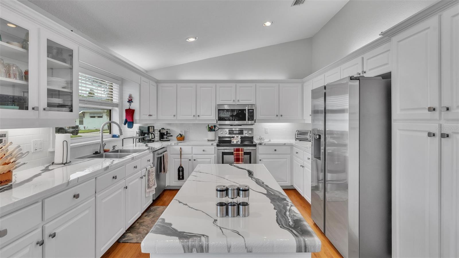 Image 15 of 56 For 601 Peninsular Drive