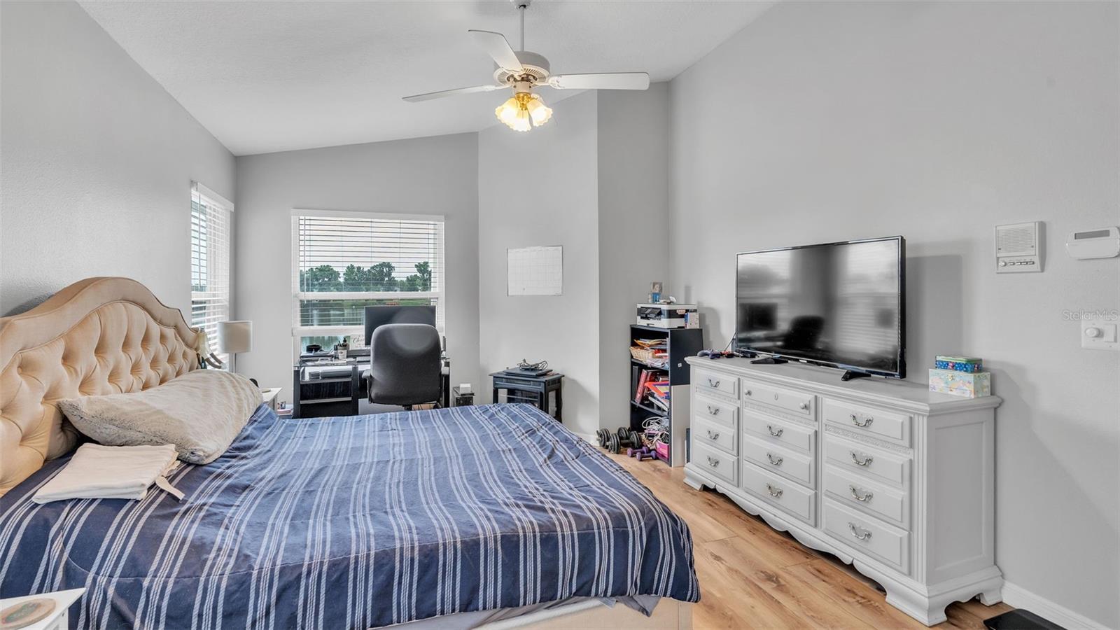 Image 22 of 56 For 601 Peninsular Drive