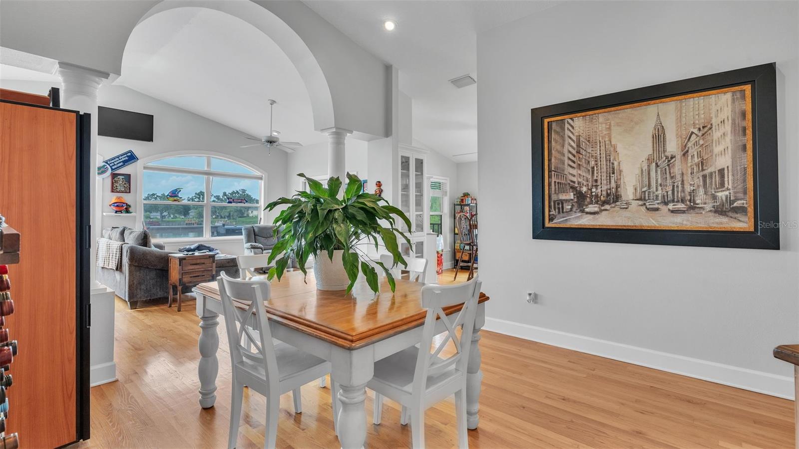 Image 9 of 56 For 601 Peninsular Drive