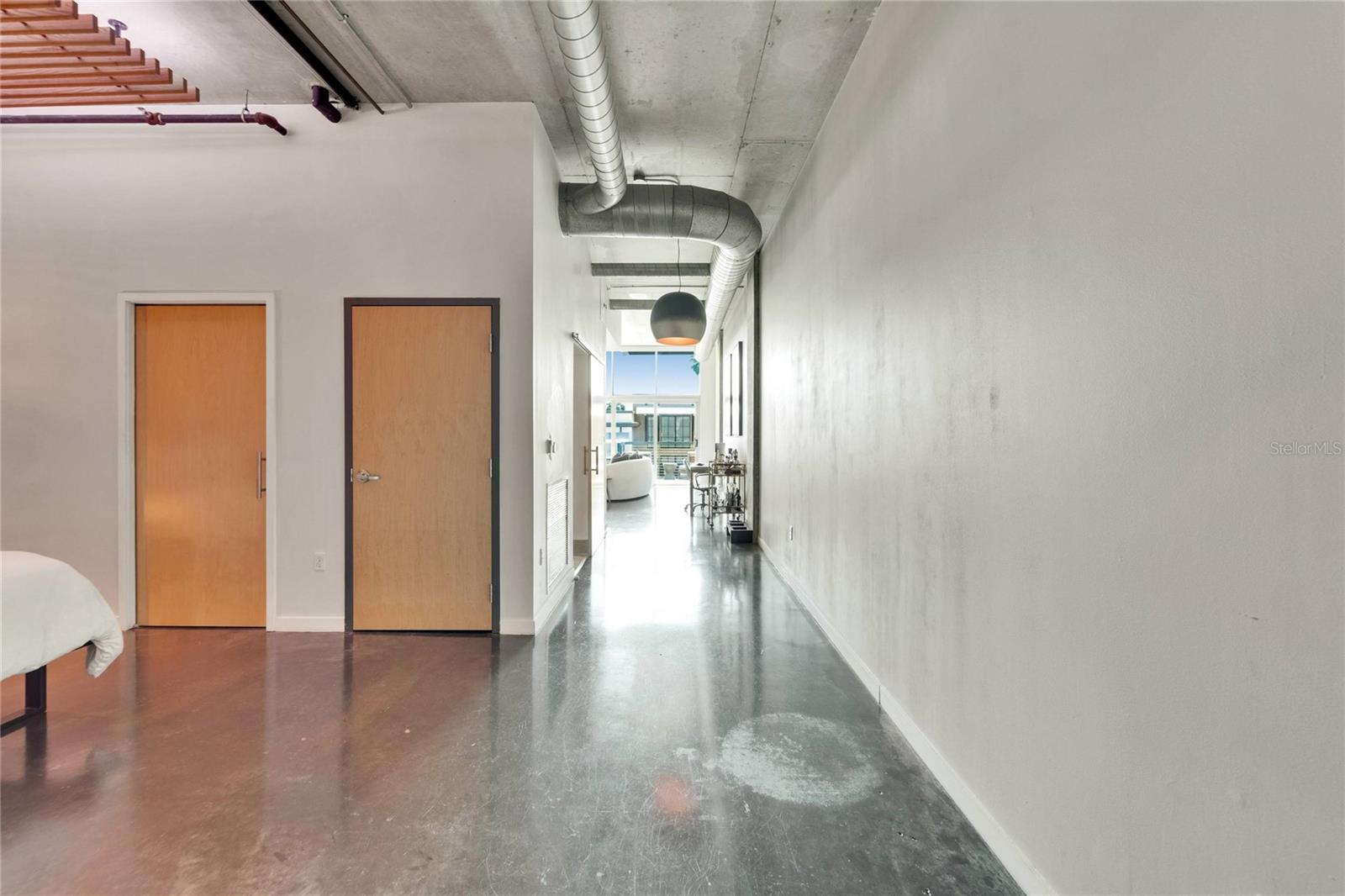 Listing photo id 9 for 101 12th Street 318