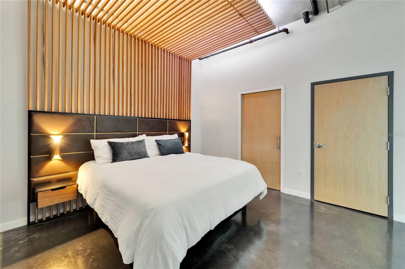 Listing photo id 12 for 101 12th Street 318