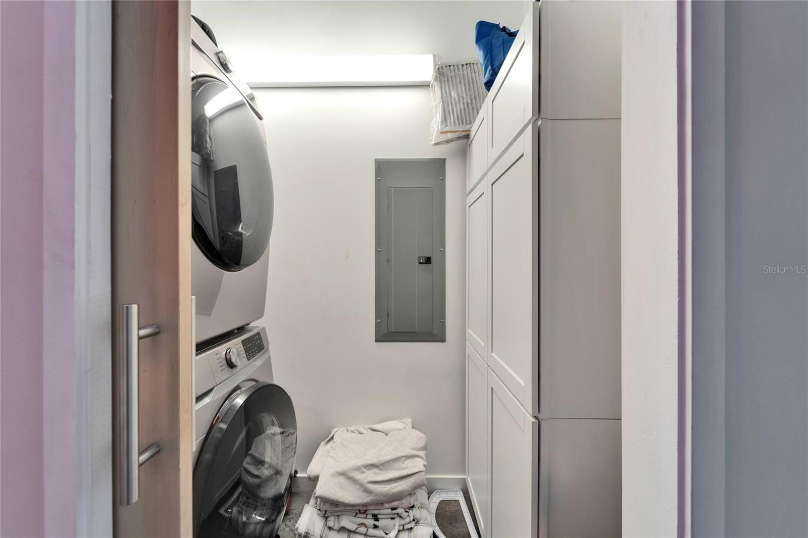 Listing photo id 13 for 101 12th Street 318
