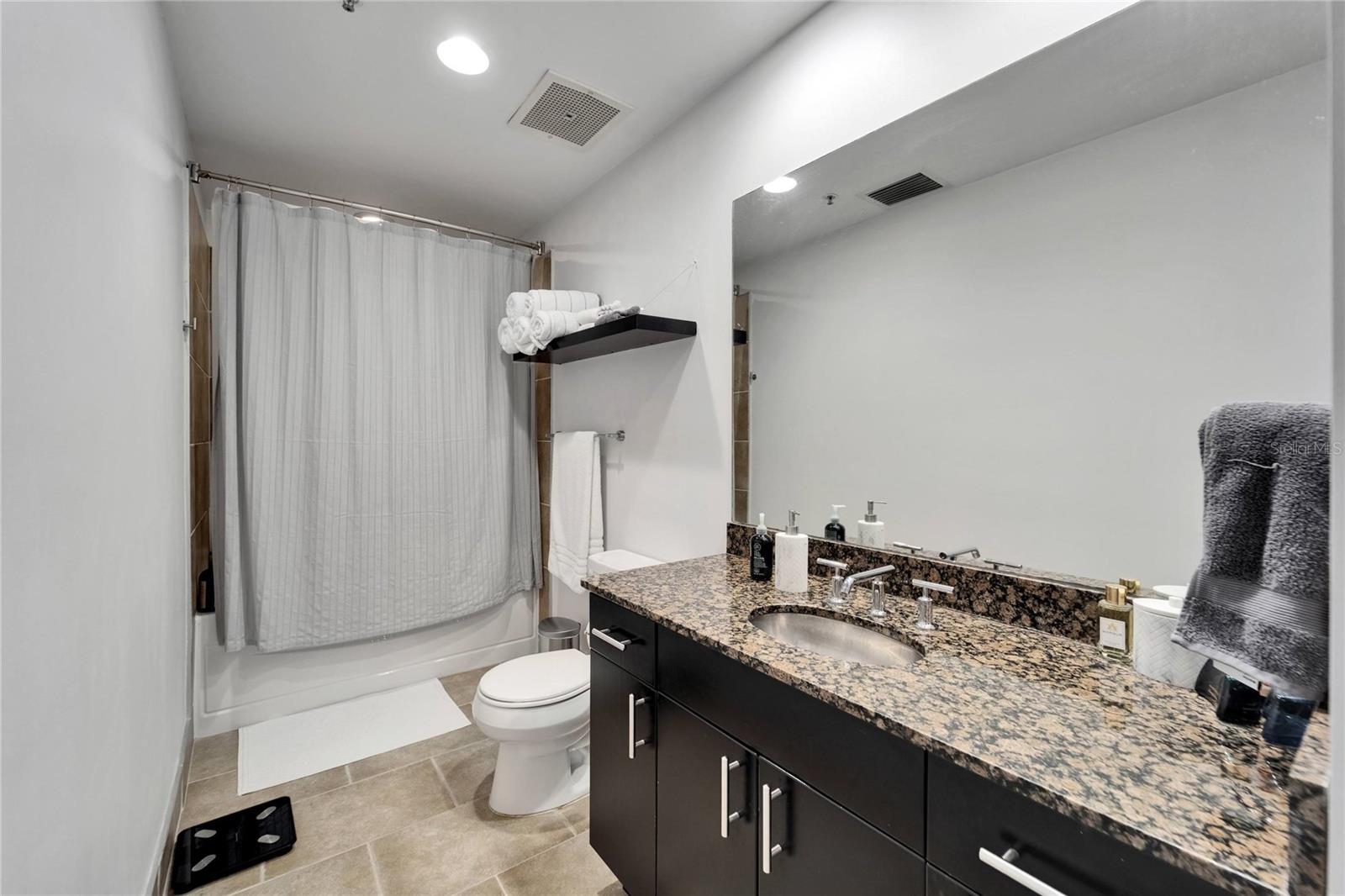 Listing photo id 14 for 101 12th Street 318