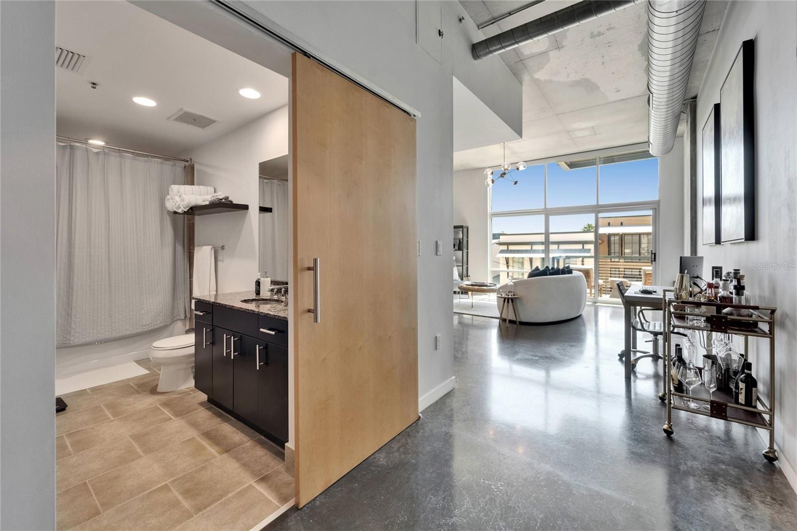 Listing photo id 16 for 101 12th Street 318