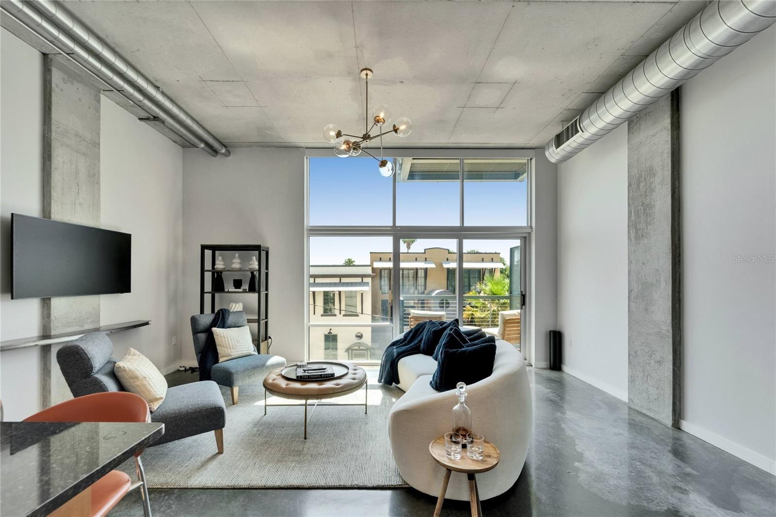 Listing photo id 18 for 101 12th Street 318