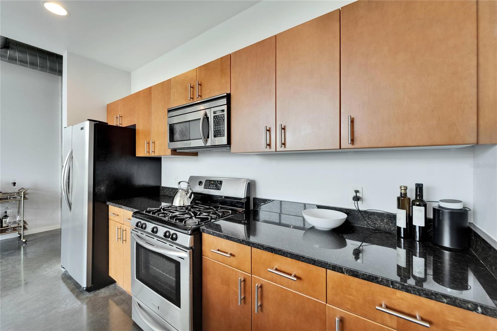 Listing photo id 25 for 101 12th Street 318