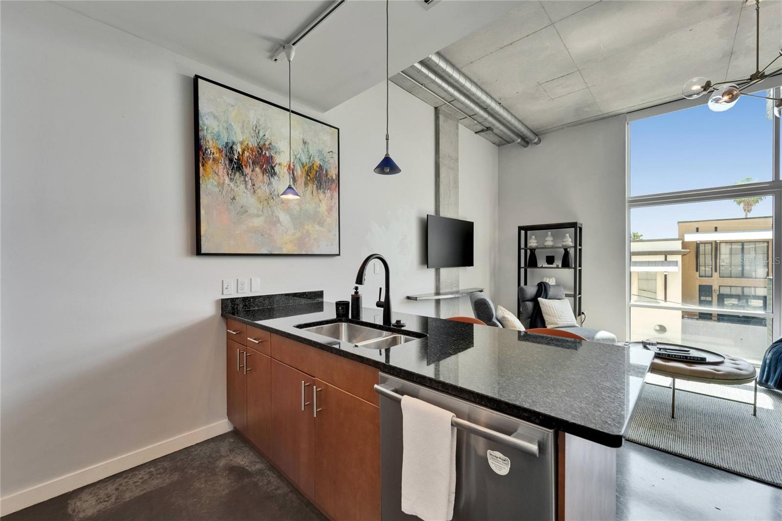 Listing photo id 26 for 101 12th Street 318