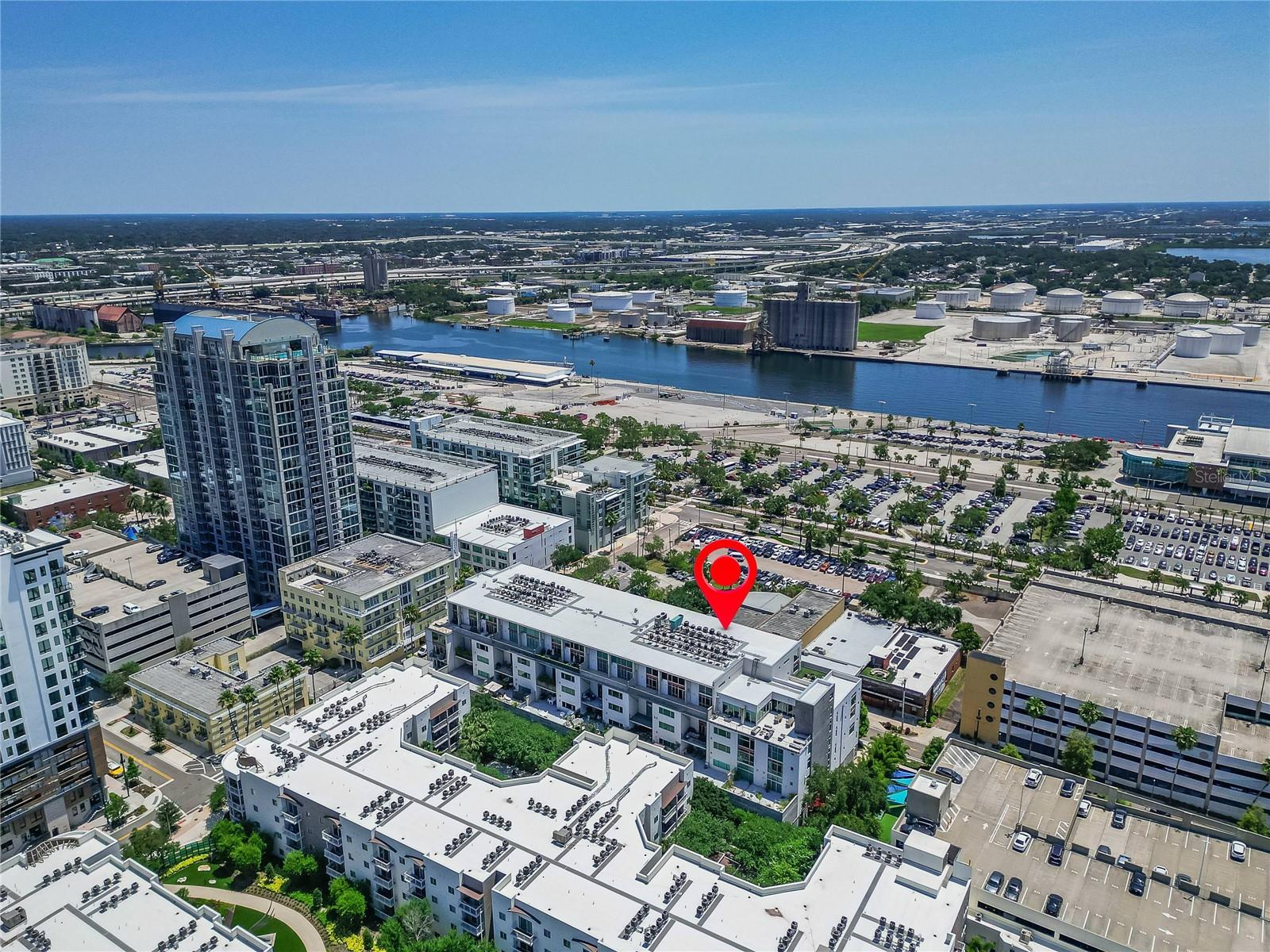 Listing photo id 32 for 101 12th Street 318