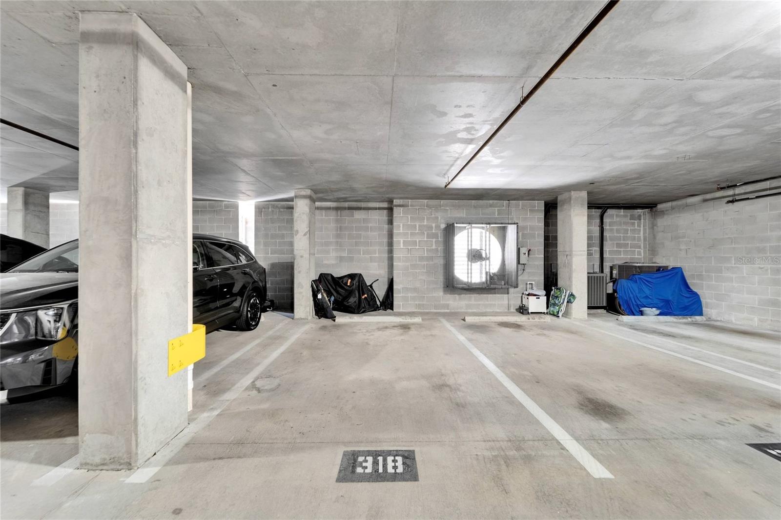 Listing photo id 37 for 101 12th Street 318