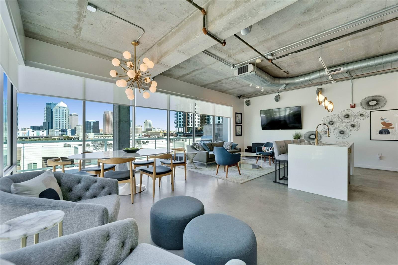 Listing photo id 3 for 101 12th Street 318