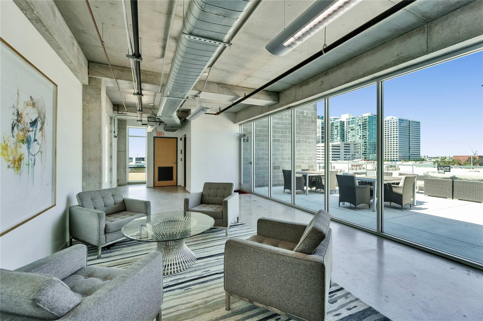 Listing photo id 7 for 101 12th Street 318
