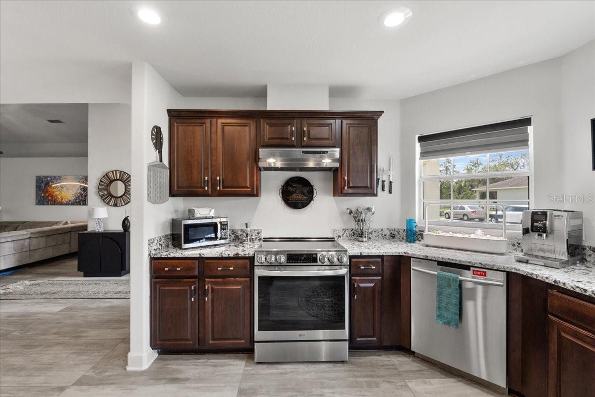 Image 12 of 51 For 6250 Silver Leaf Lane