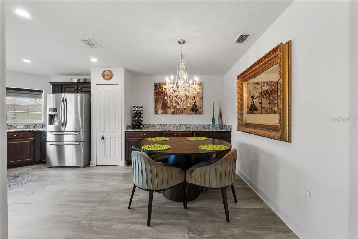 Image 16 of 51 For 6250 Silver Leaf Lane