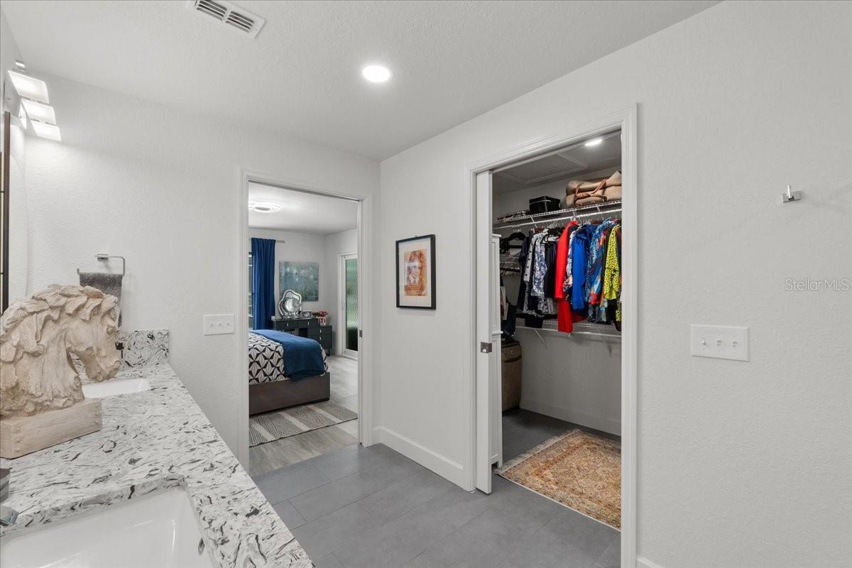 Image 24 of 51 For 6250 Silver Leaf Lane