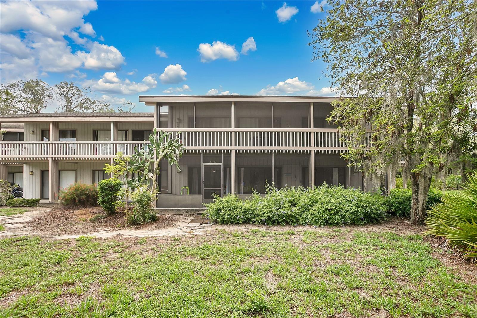 Image 21 of 30 For 321 Birch Way 321