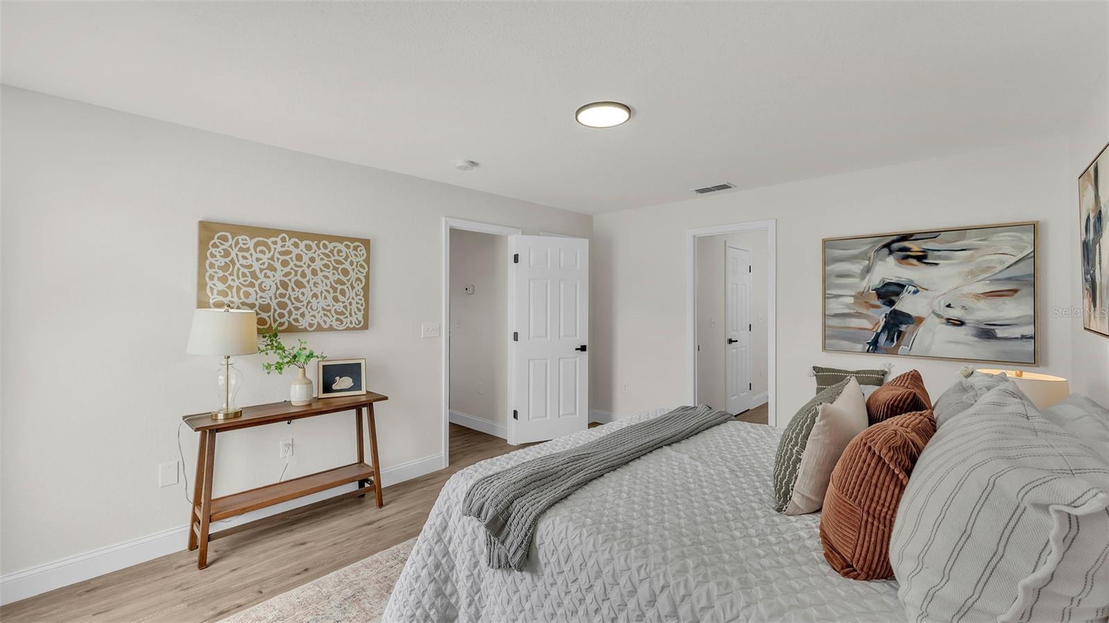 Listing photo id 18 for 5458 Oakford Drive