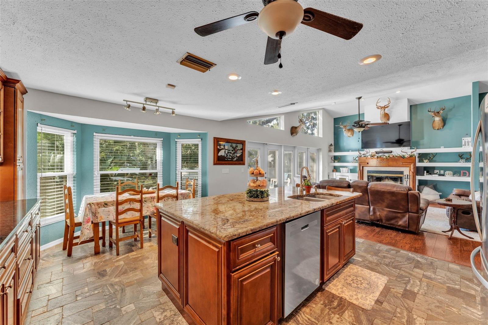 Image 14 of 49 For 5108 Waterwood Drive