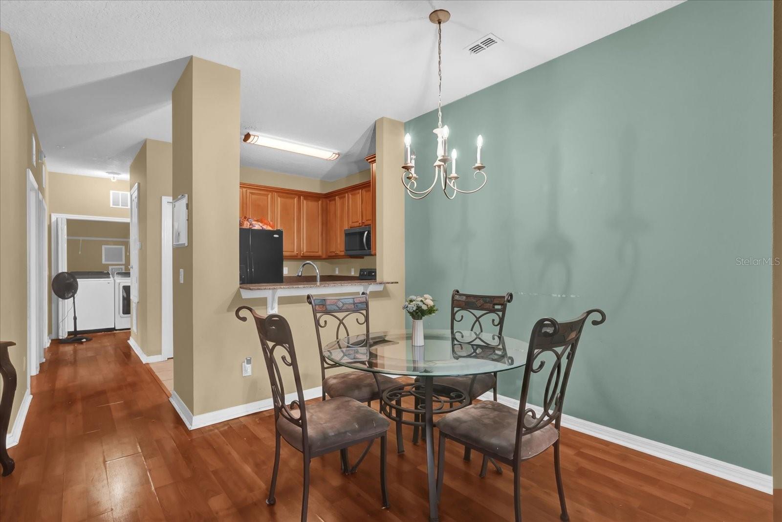 Image 5 of 21 For 2061 Crestdale Lane 60