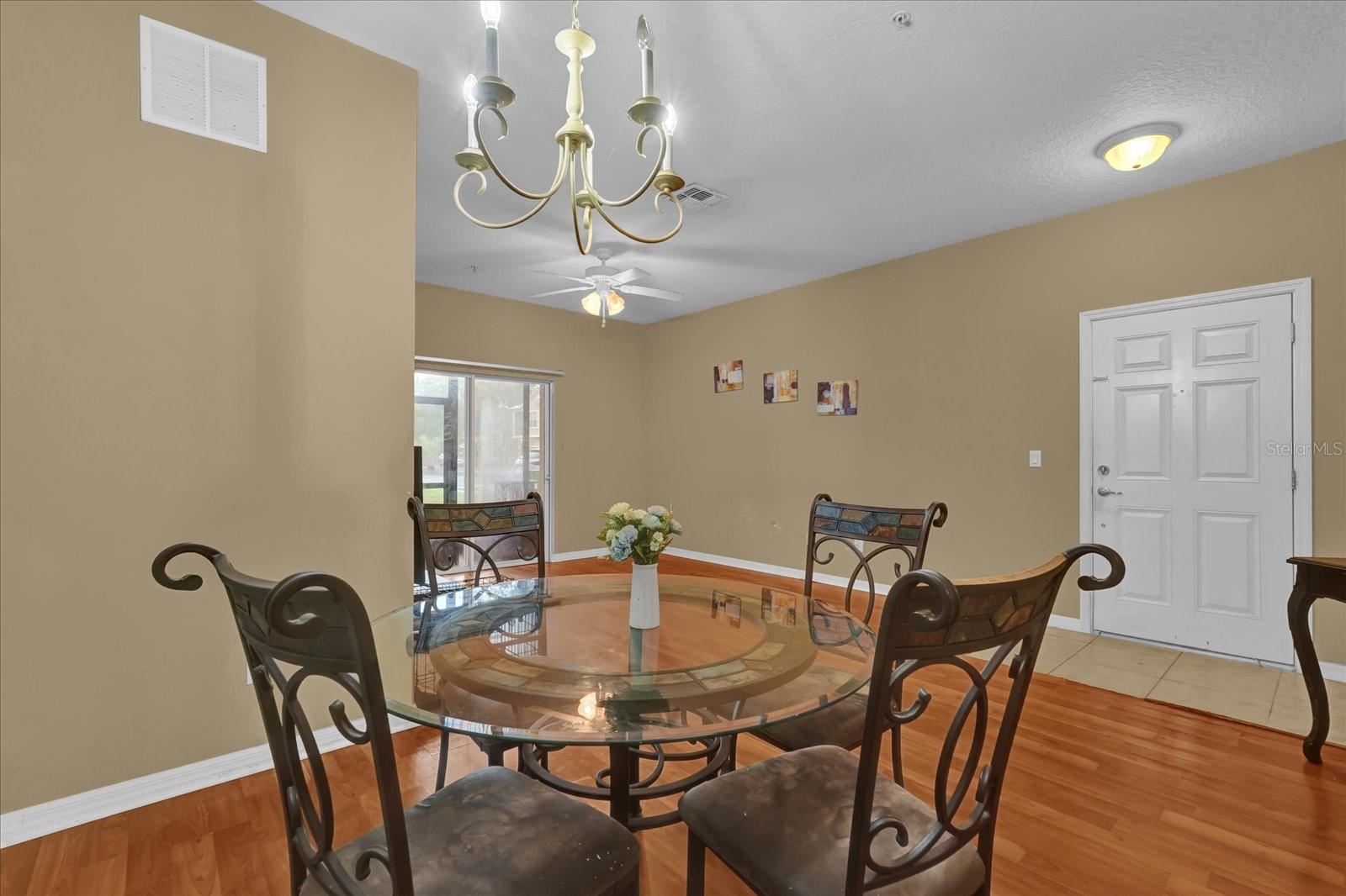 Image 8 of 21 For 2061 Crestdale Lane 60