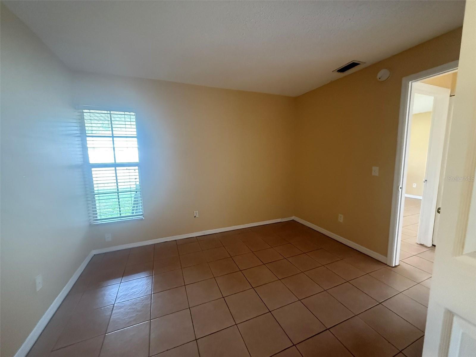 Image 10 of 18 For 3144 Bloomingdale Villas Court