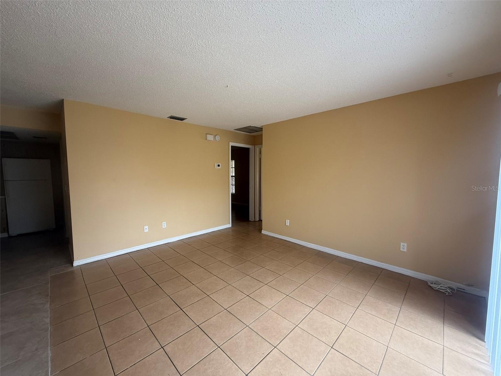 Image 4 of 18 For 3144 Bloomingdale Villas Court