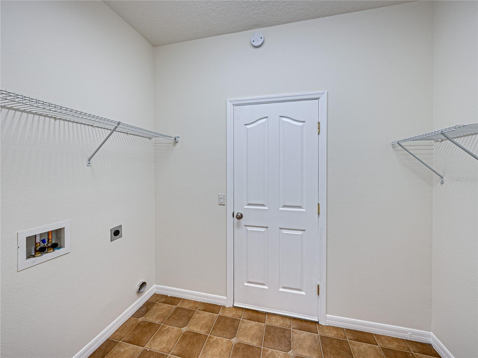 Image 18 of 54 For 143 Alfani Street