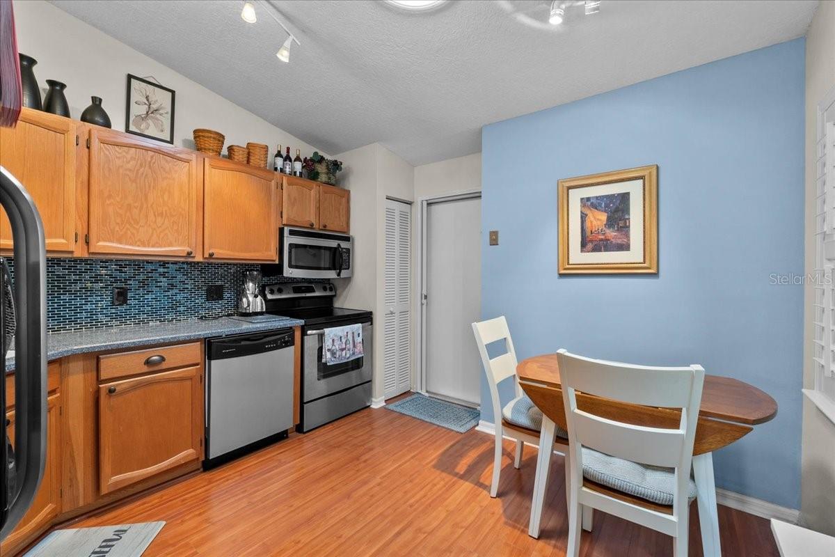 Image 4 of 70 For 6380 Egret Drive 10