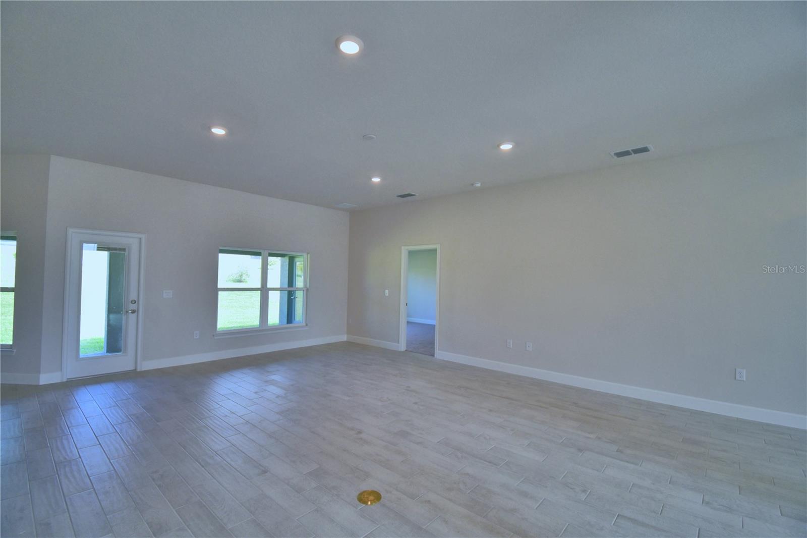 Image 12 of 91 For 4300 Juliana Lake Drive