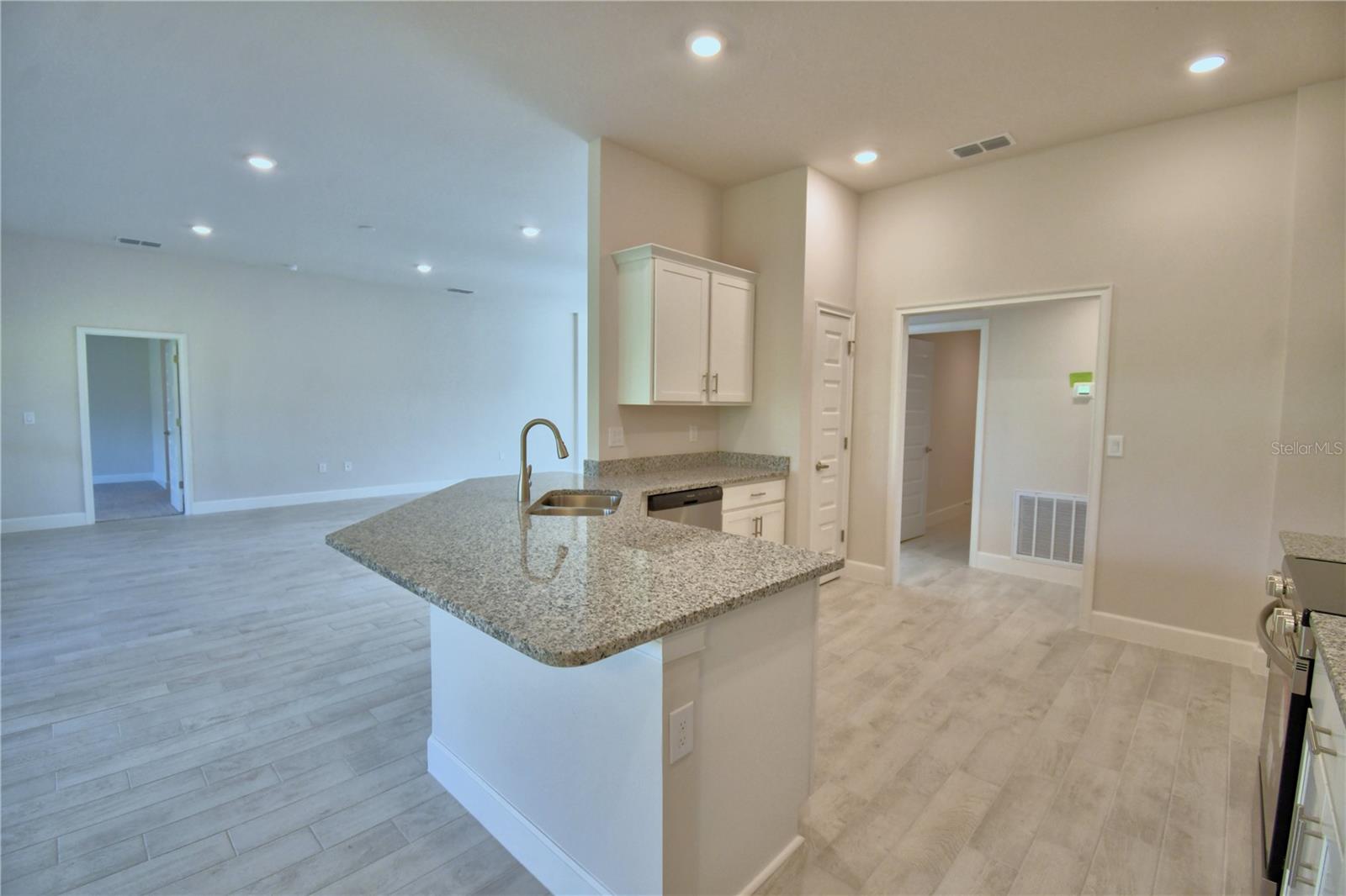 Image 17 of 91 For 4300 Juliana Lake Drive