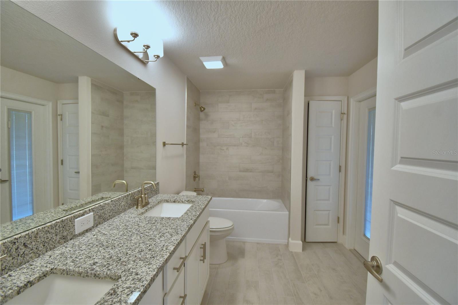 Image 21 of 91 For 4300 Juliana Lake Drive