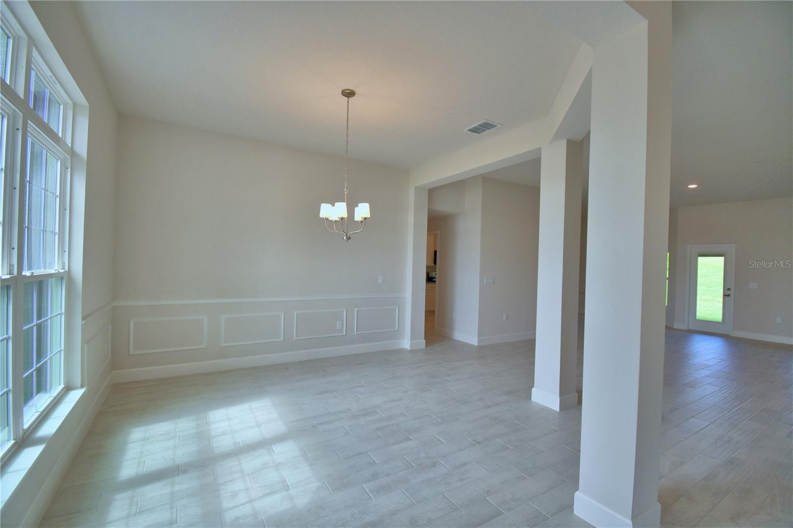 Image 5 of 91 For 4300 Juliana Lake Drive