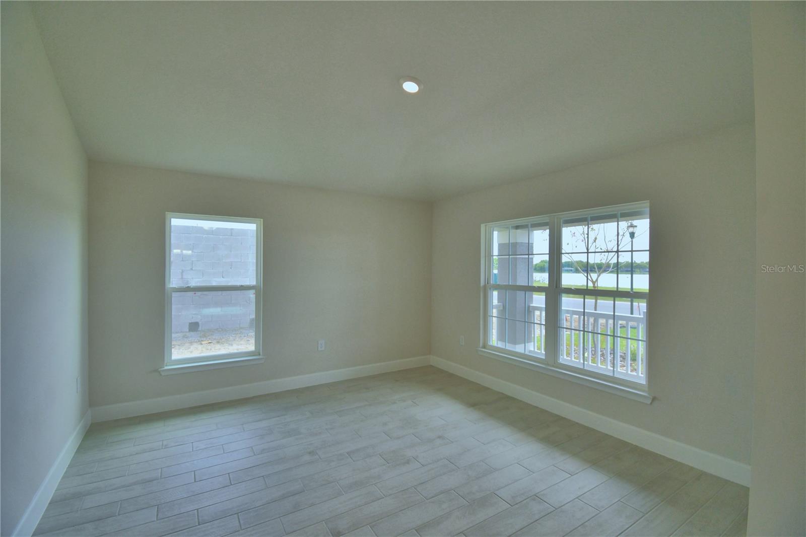Image 9 of 91 For 4300 Juliana Lake Drive