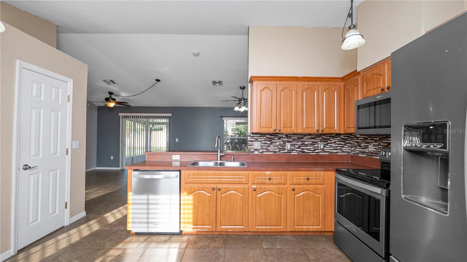 Image 13 of 36 For 8904 Pebblebrooke Drive