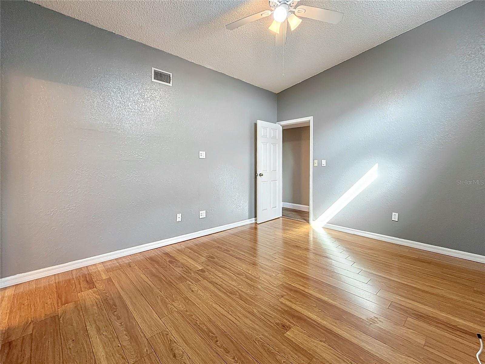Image 13 of 49 For 6350 92nd Place N 2206