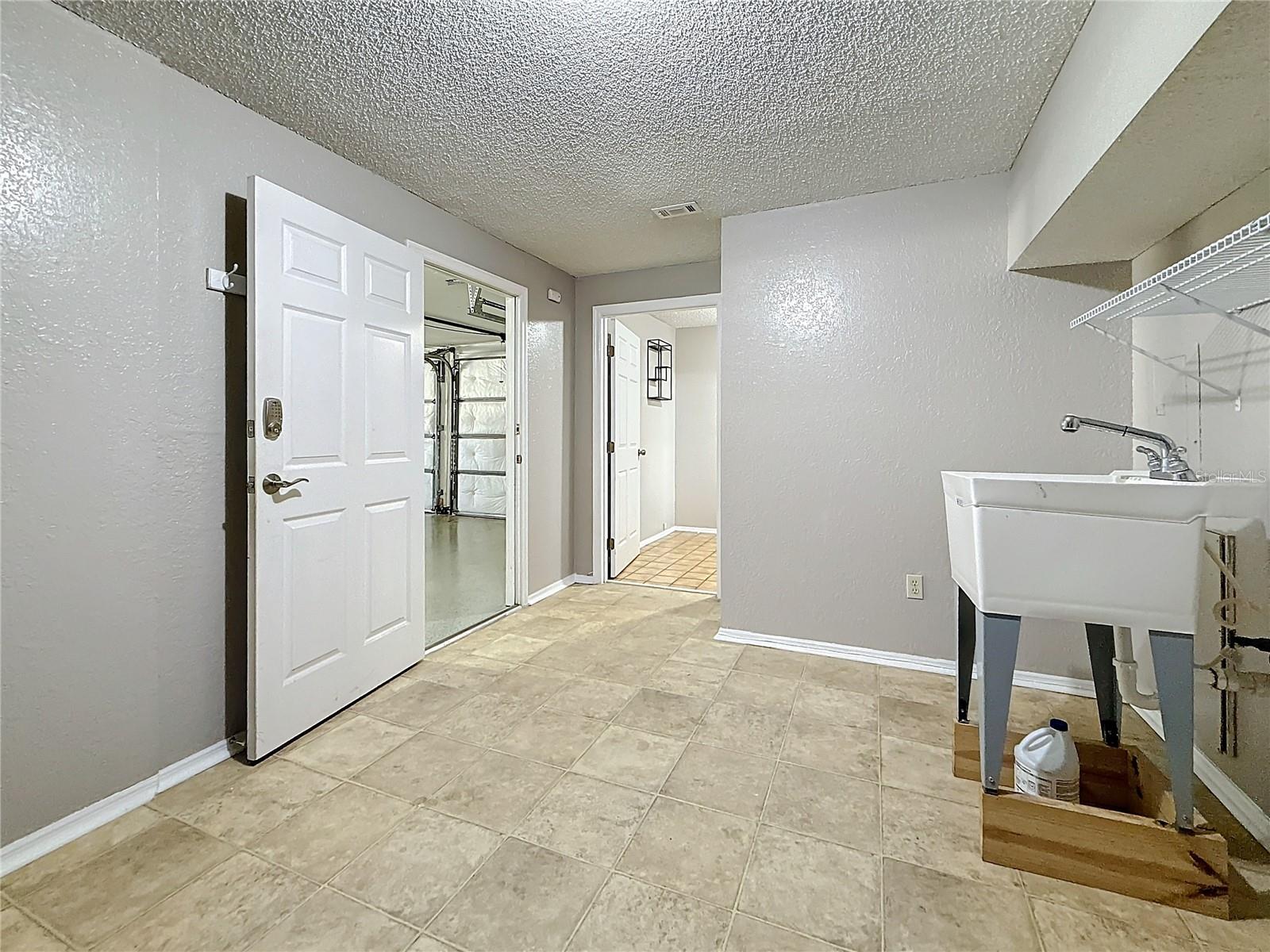 Image 31 of 49 For 6350 92nd Place N 2206