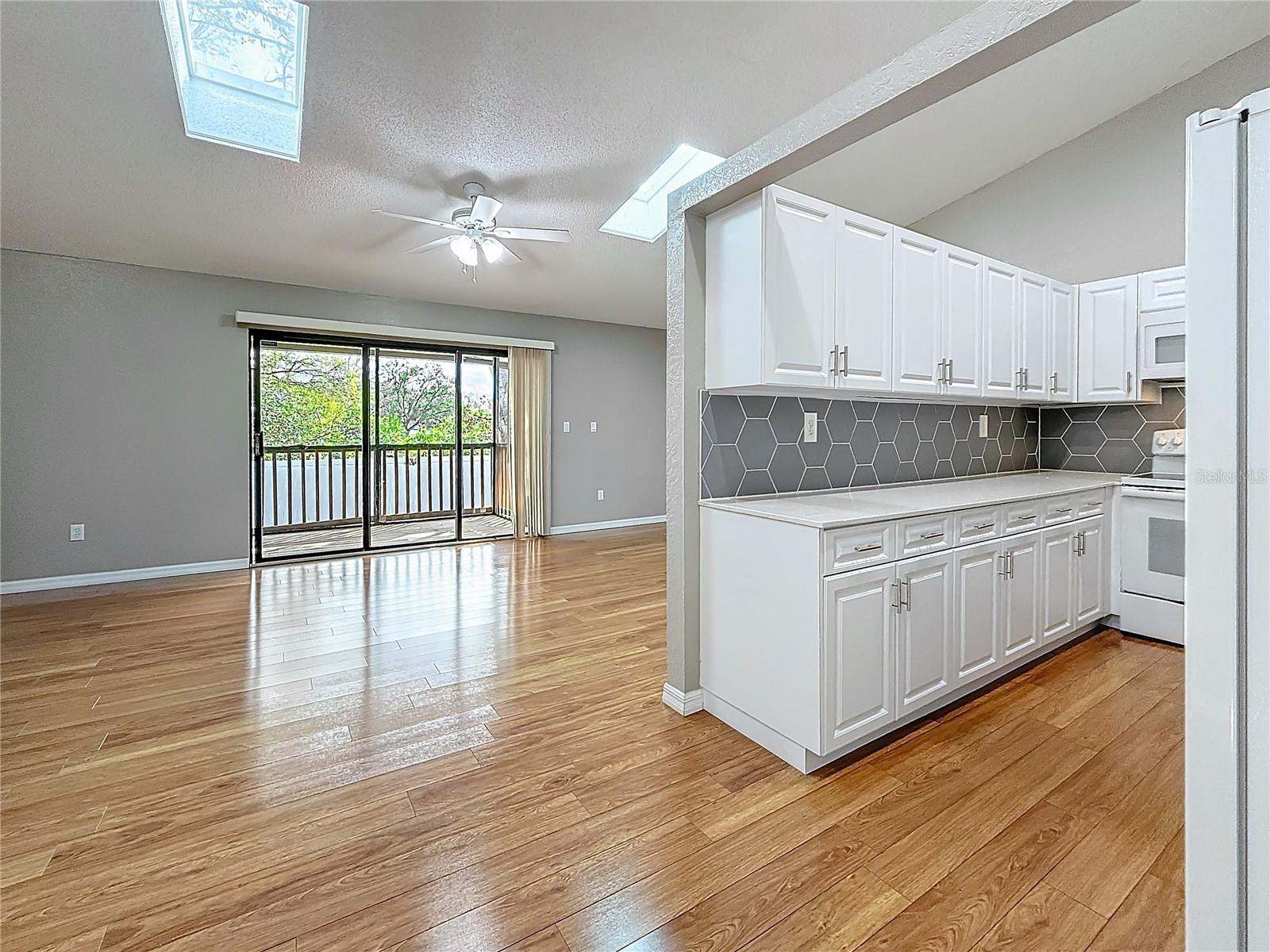 Image 6 of 49 For 6350 92nd Place N 2206