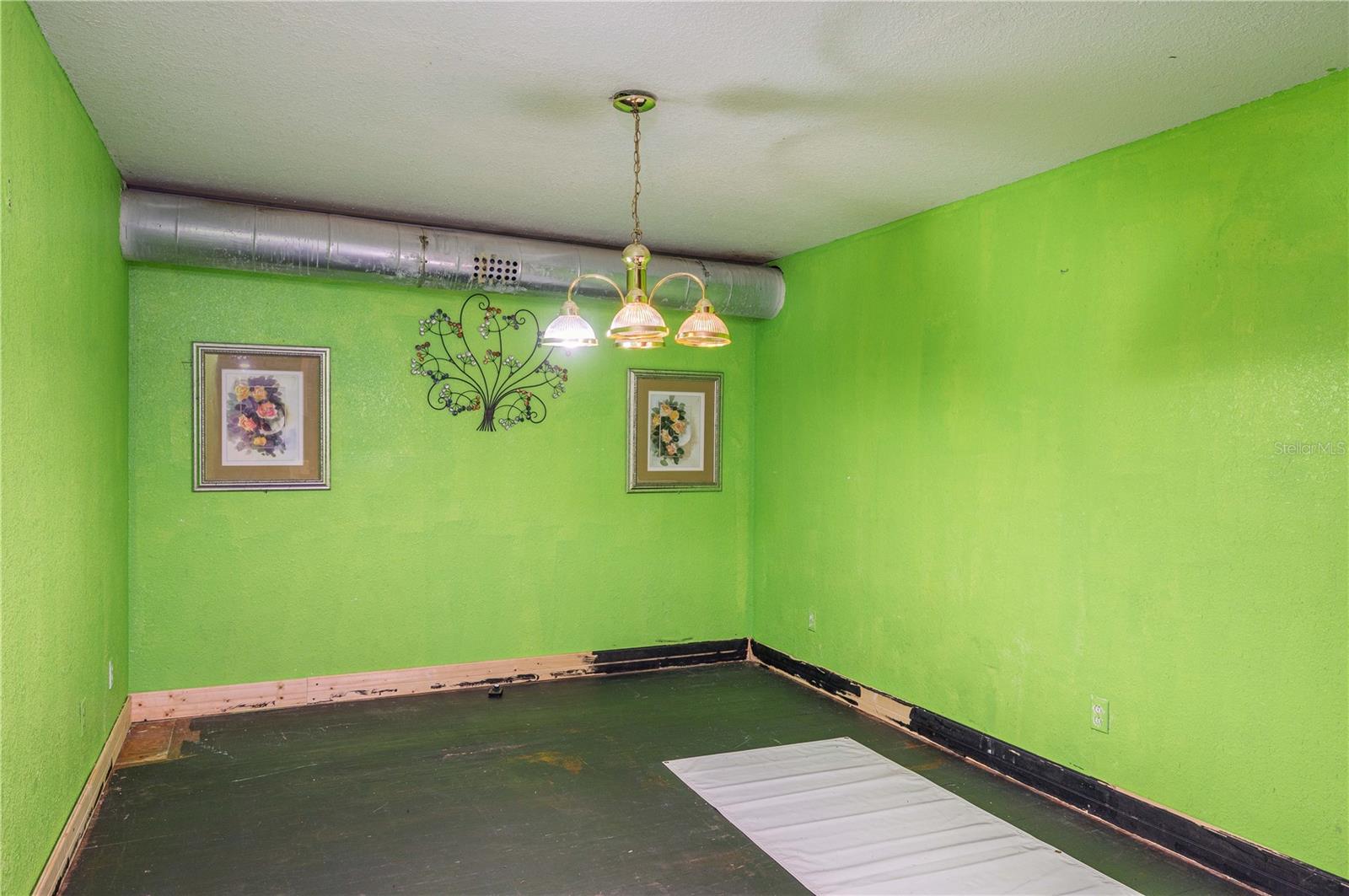 Listing photo id 25 for 322 Scenic Highway