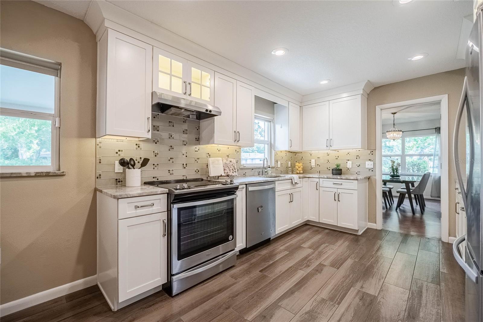 Image 11 of 52 For 4006 Glen Garry Road W