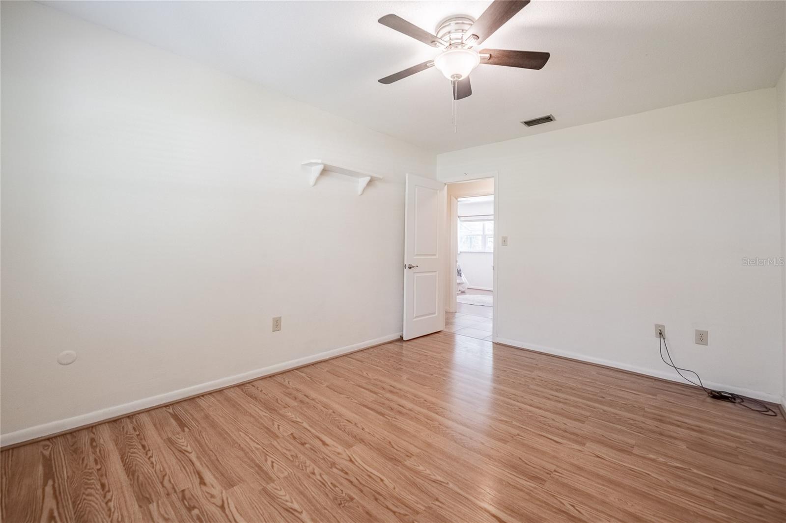 Image 30 of 52 For 4006 Glen Garry Road W
