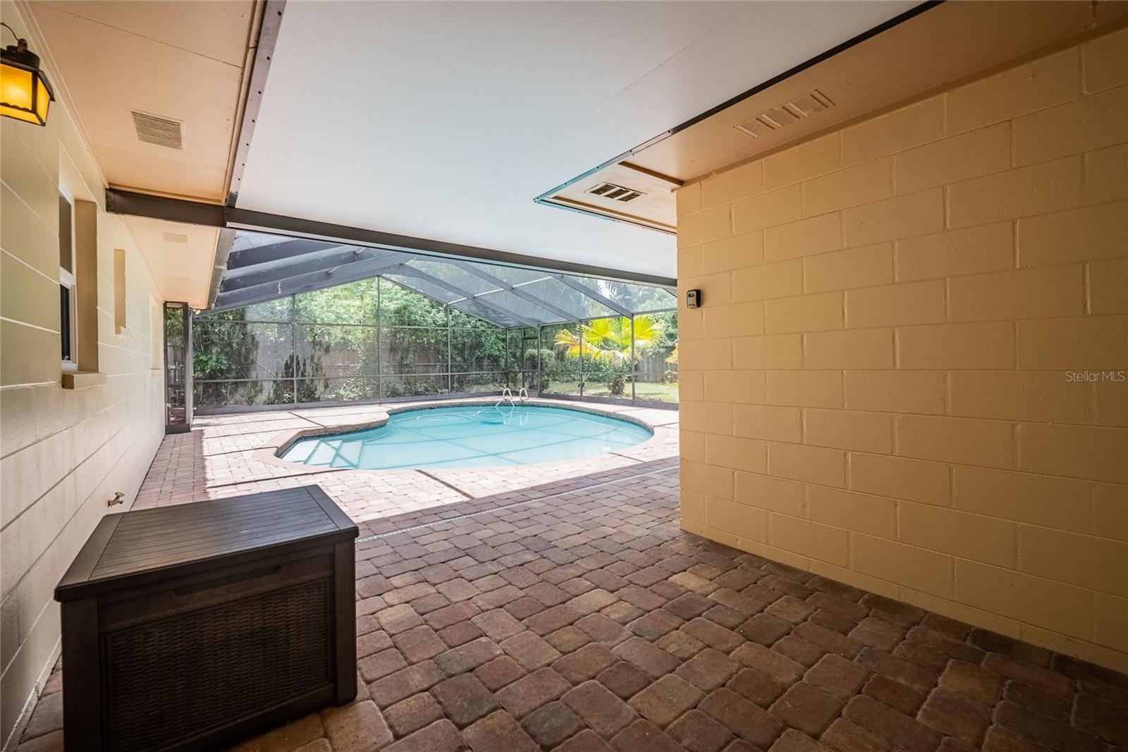 Image 33 of 52 For 4006 Glen Garry Road W