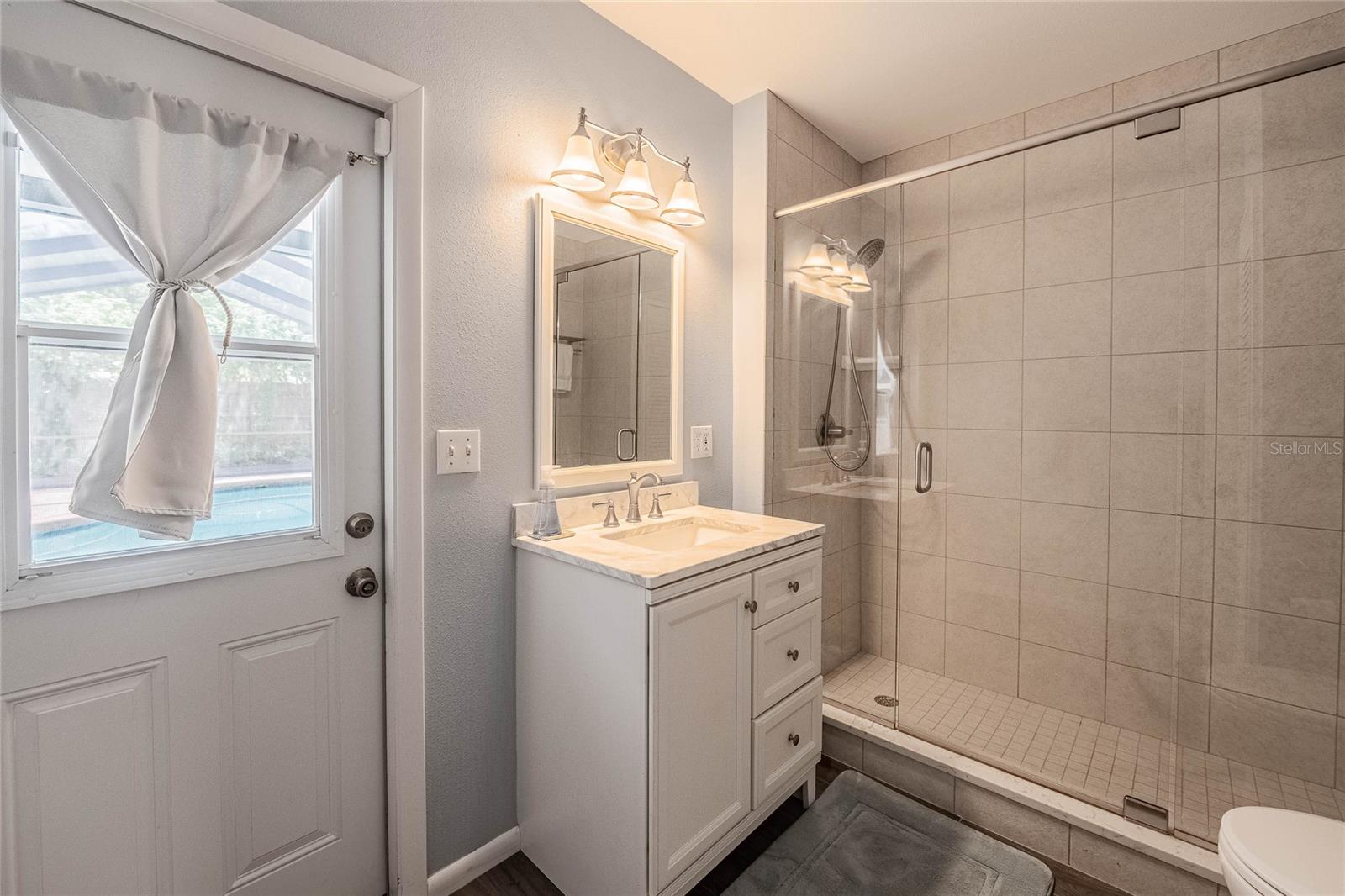 Image 36 of 52 For 4006 Glen Garry Road W