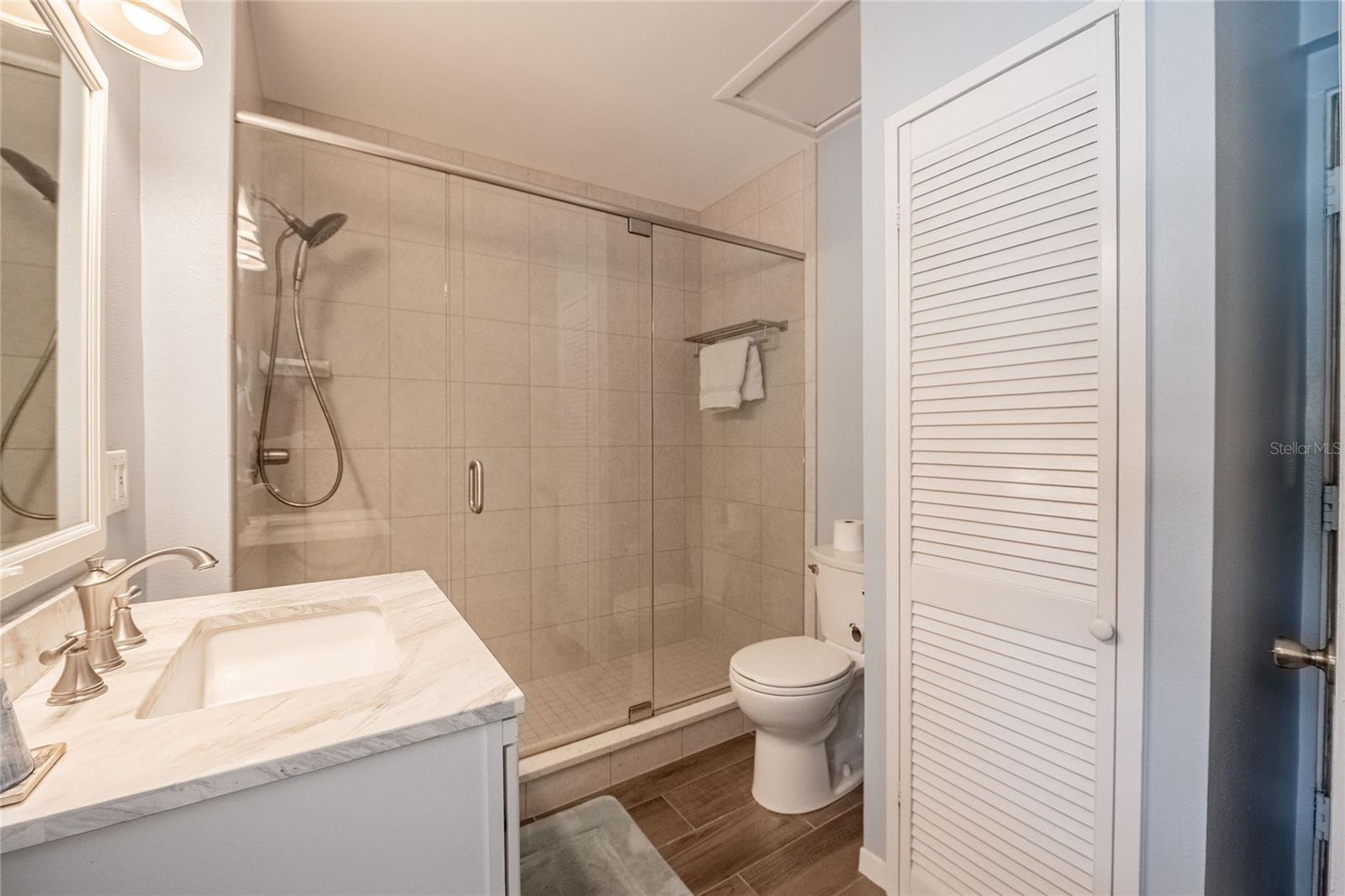 Image 37 of 52 For 4006 Glen Garry Road W