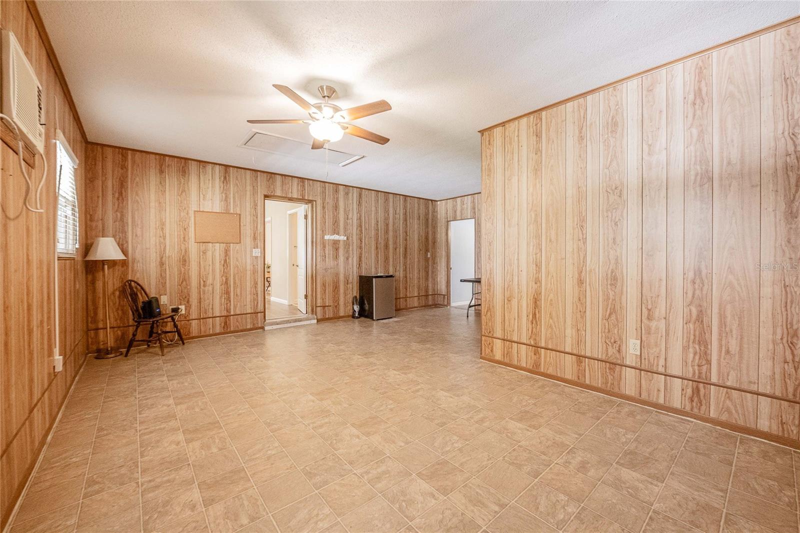 Image 39 of 52 For 4006 Glen Garry Road W