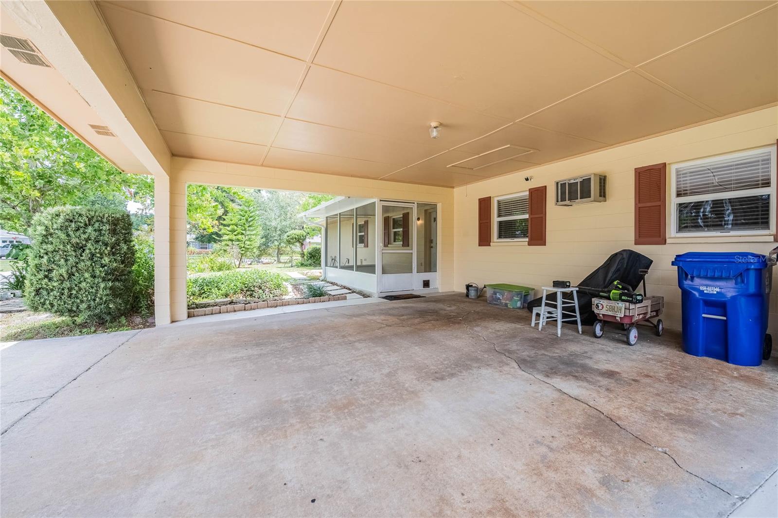 Image 42 of 52 For 4006 Glen Garry Road W