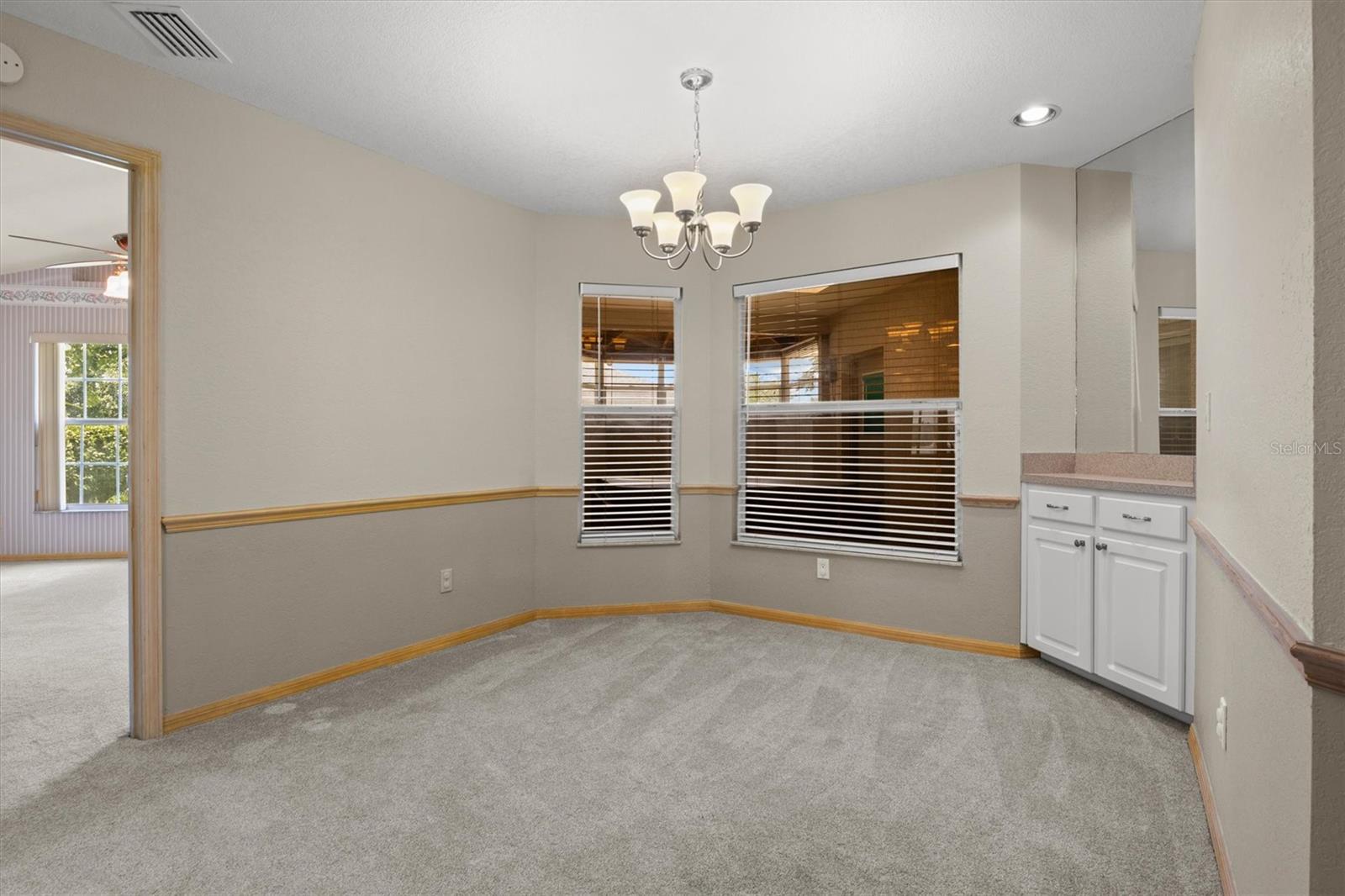 Image 11 of 55 For 7932 Ridge Pointe Drive W
