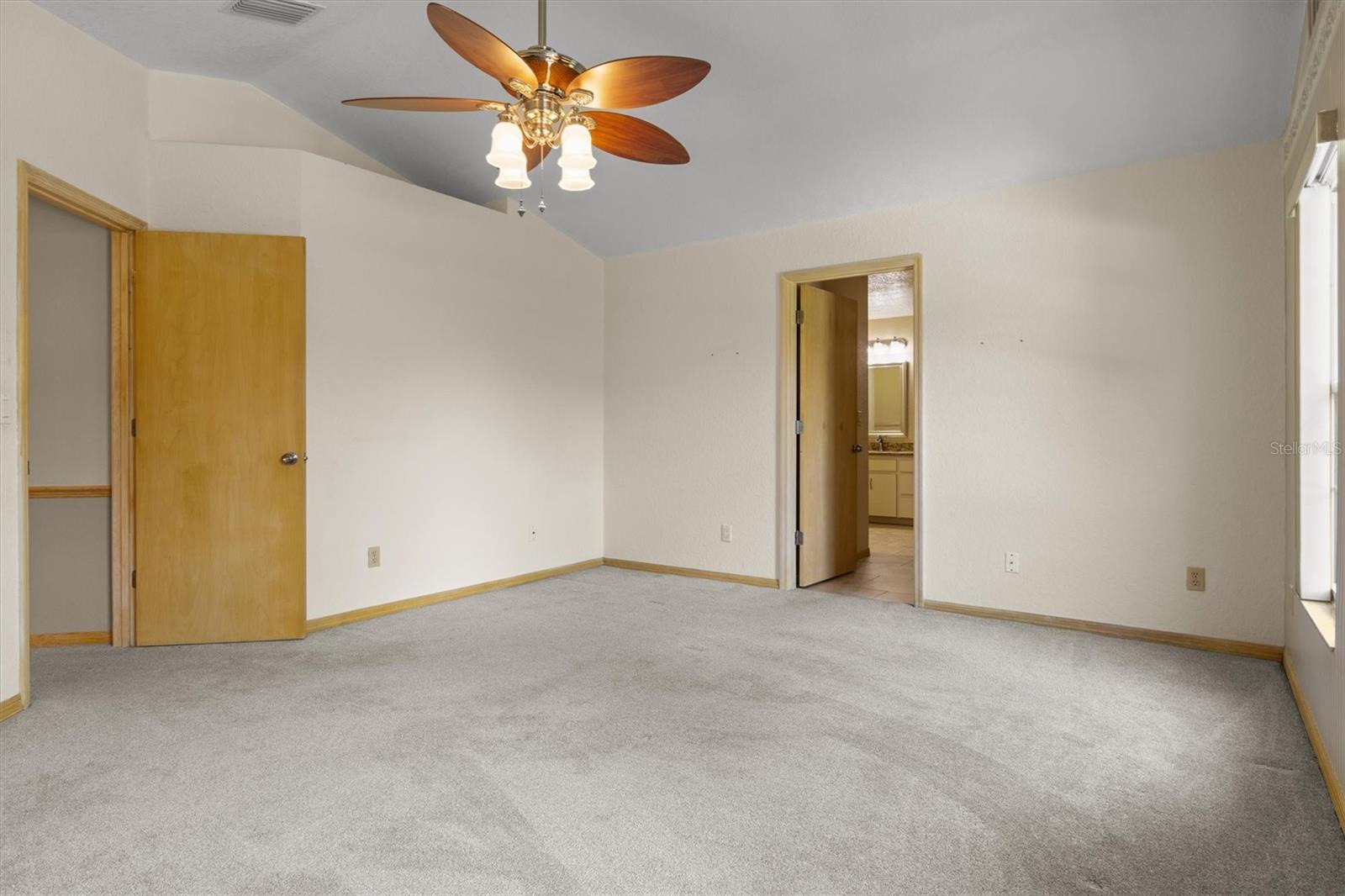 Image 13 of 55 For 7932 Ridge Pointe Drive W