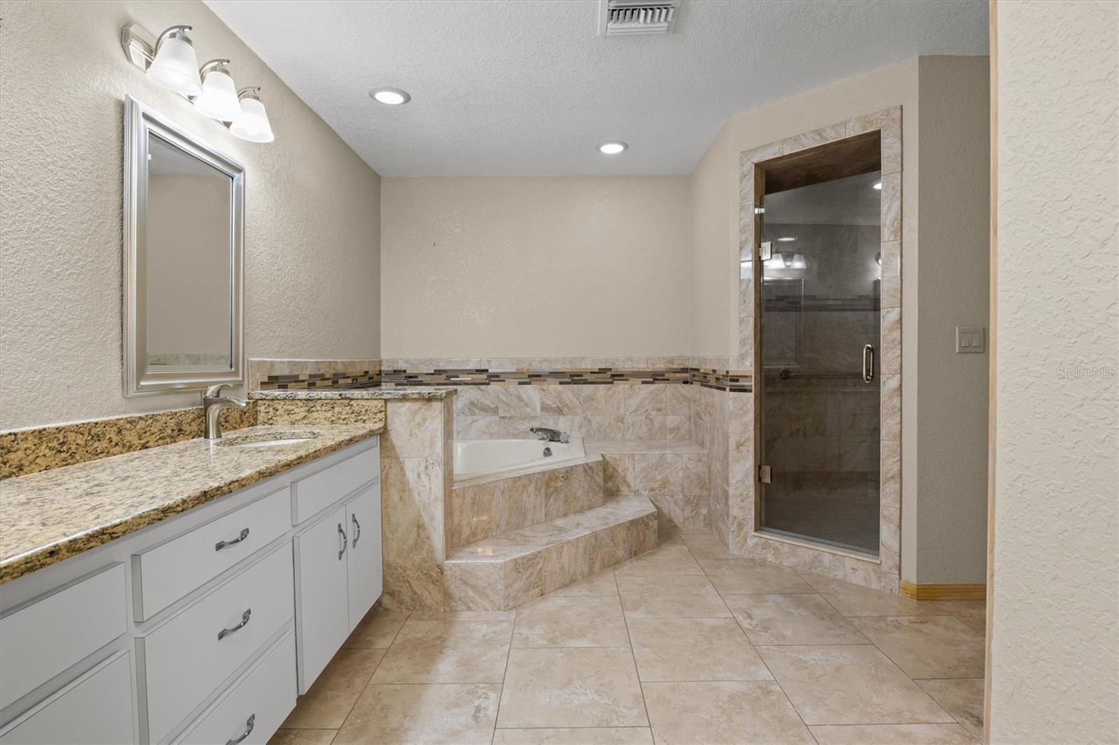 Image 20 of 55 For 7932 Ridge Pointe Drive W